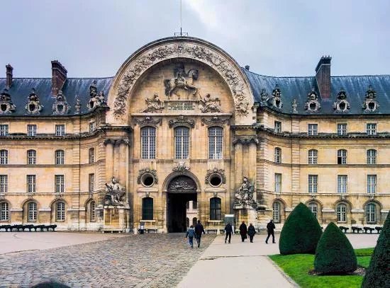 Ecole Militaire