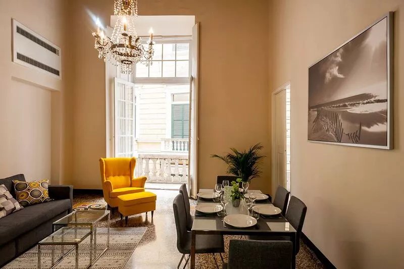 Old Genoa Apartment- Superior facing the Aquarium