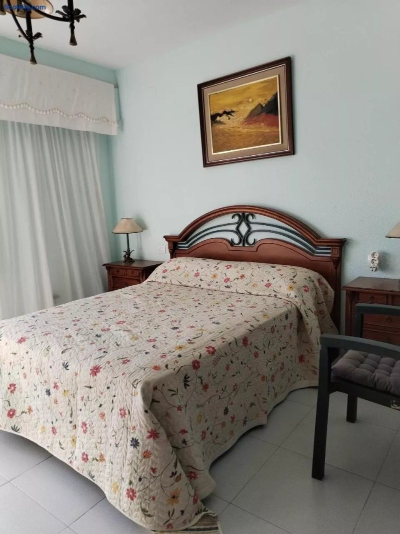 Rooms in Apartment Gran Via with Pool