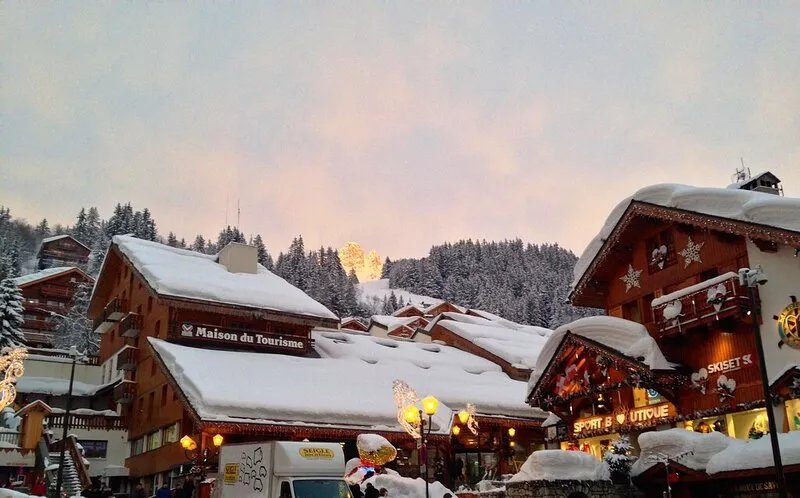 Meribel,on the slopes, Beautiful and spacious apartment in a 4* residence,12per