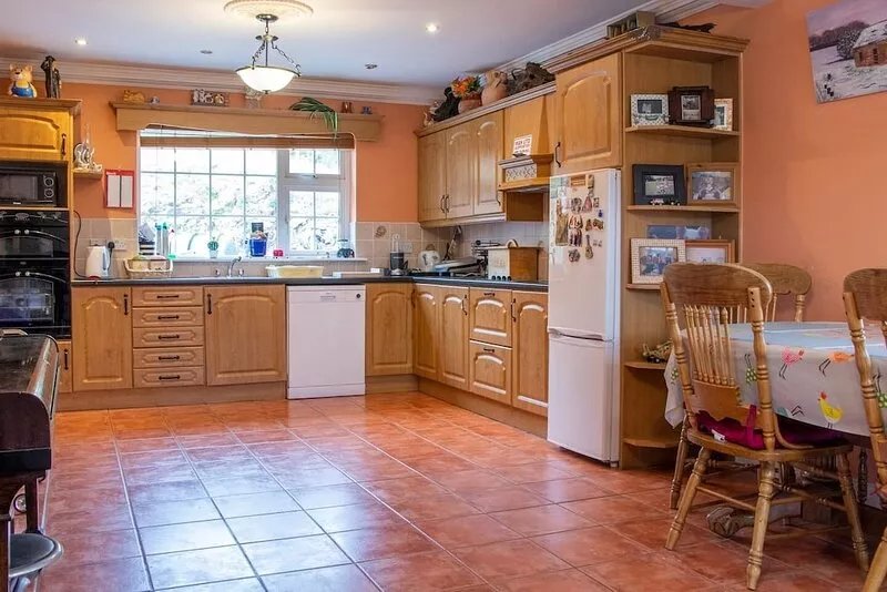 3 bedroom house on a farm , situated on the Beara Way walking trail.