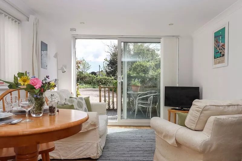 WISTERIA COTTAGE, romantic, character holiday cottage in Exmouth