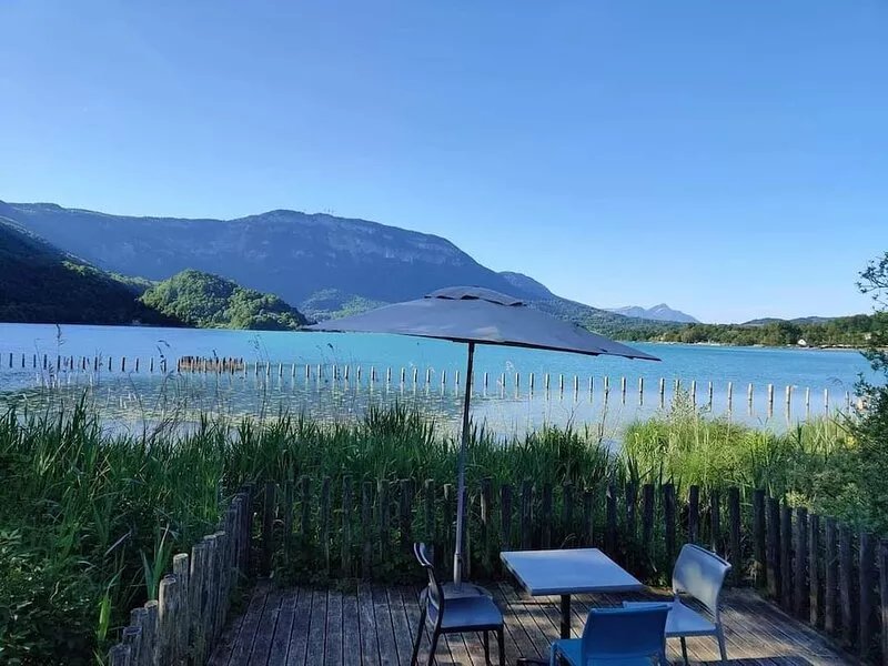 Véritable Lit et Petit-déjeuner français à la campagne - vue magnifique