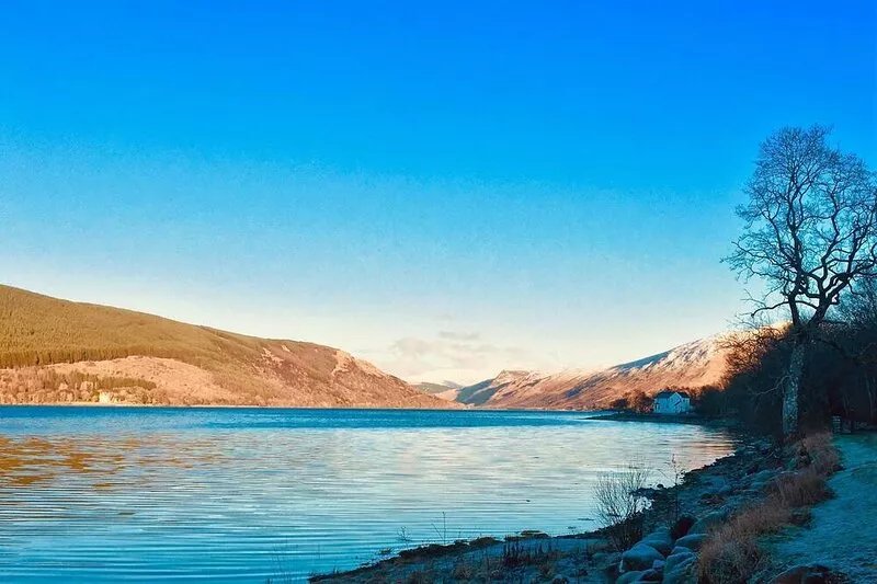 Seal Cove Cabin, peaceful, private, couples retreat, loch side & pet friendly