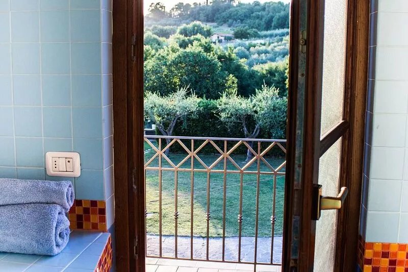 Villa with pool, 6 beds and 2 bathrooms with free wifi