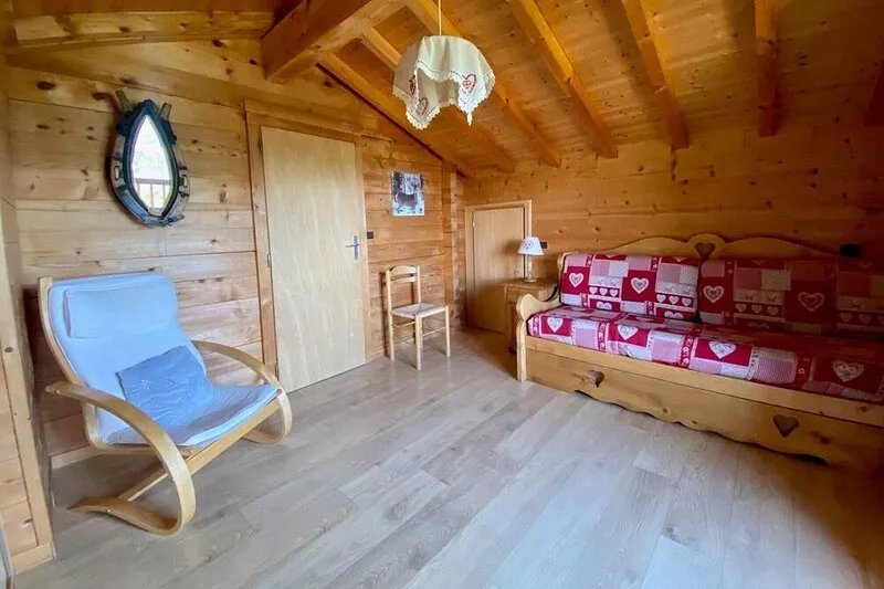 Chalet 70 m2, quiet area, south facing, commune of Manigod, near La Clusaz