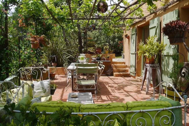 Pinarello: CHARMING HOUSE 400m FROM THE BEACH, SWIMMING POOL AND SPA