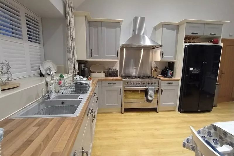 Home from Home Converted Blacksmiths - Sleeps 7  and pet friendly (upto 2 dogs)