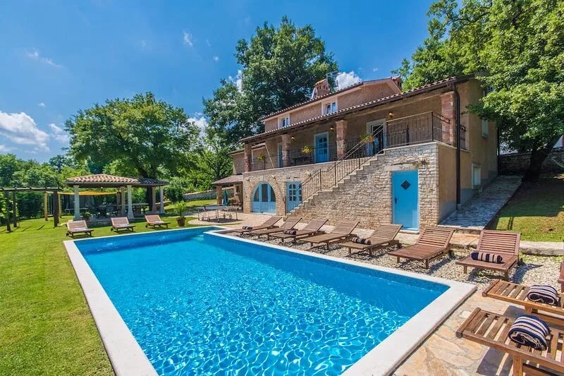 New, luxurious and beautiful pool Villa Lord House