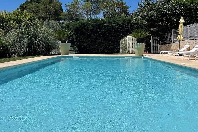 House with pool near the sea