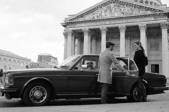 Paris luxury tour in a vintage Rolls Royce