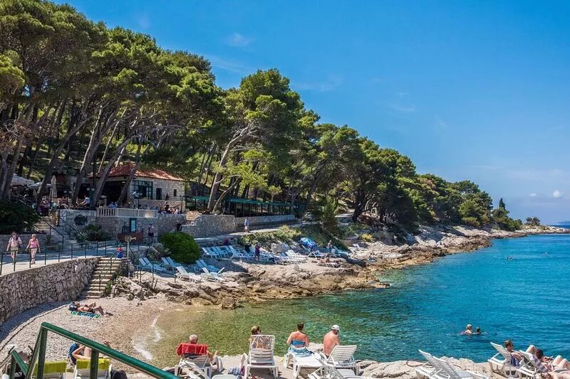 Luxury Apartment  3 close to the beach and pools with a stunning sea view