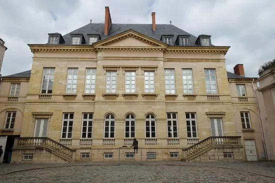 Musee de Beaux Arts et d'Archeologie Joseph Dechelette