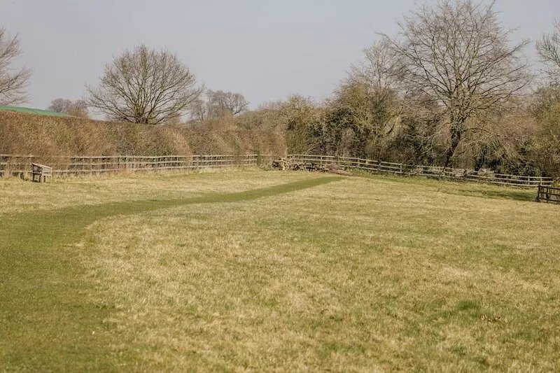 CLOCK TOWER COTTAGE, pet friendly, with a garden in Great Bedwyn
