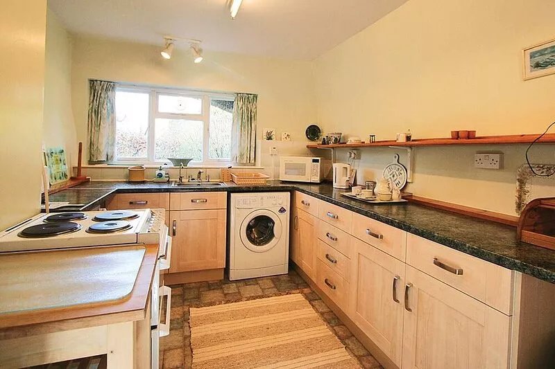 2 bedroom accommodation in Aughton, near Marlborough