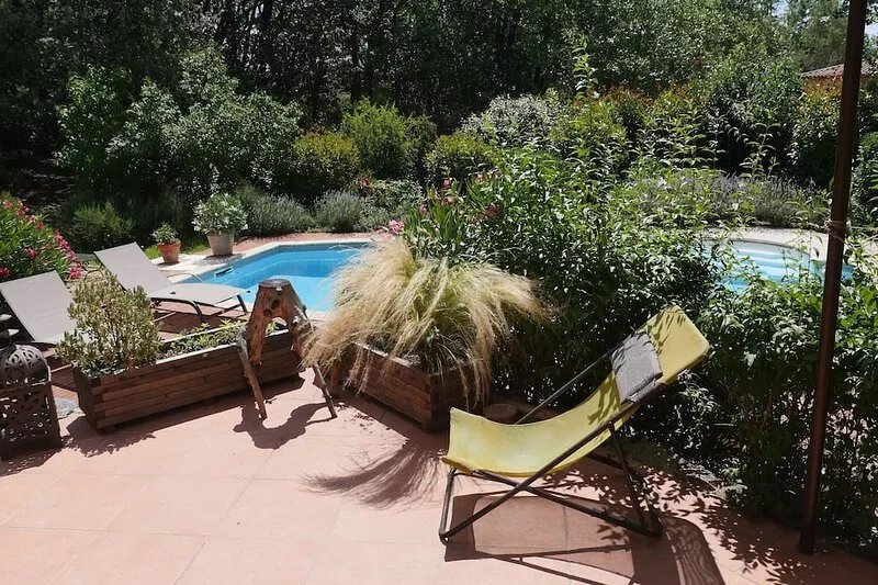 Bright Provencal farmhouse in Lorgues in quiet countryside with swimming pool