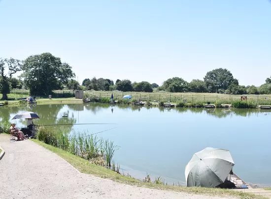 Caistor Lakes Fishing