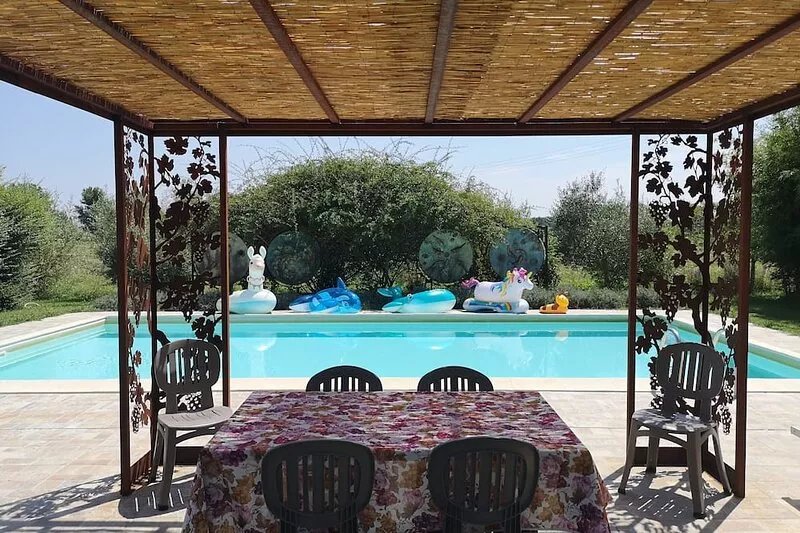 Modern spaces and unspoilt nature, cottage pool and garden 3 km da Lucca