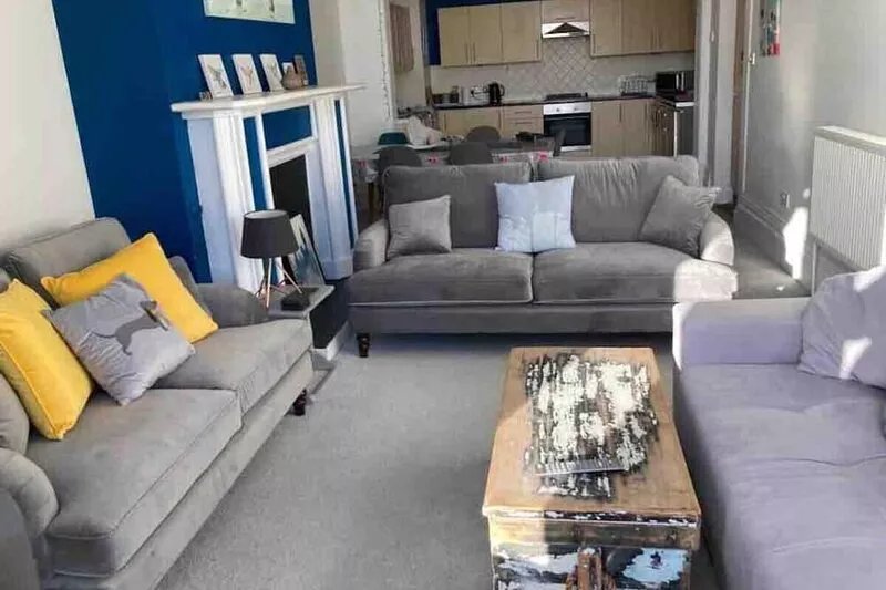 Sea from the sofa, Large, 3 Bedroom, 2 Bathroom