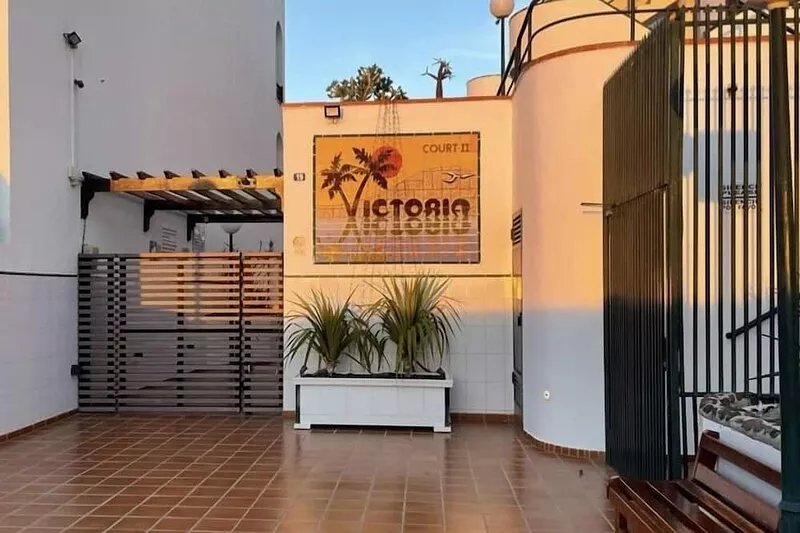 Victoria Court 2  LC