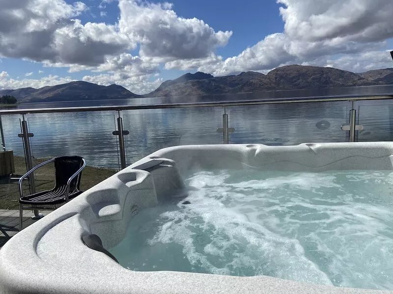 Waterfront Lodge 1 with Hot Tub