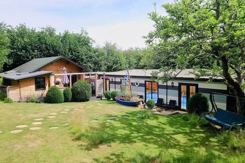 'Monktonmead Lodge' with private indoor pool. Secluded location, near to Ryde.