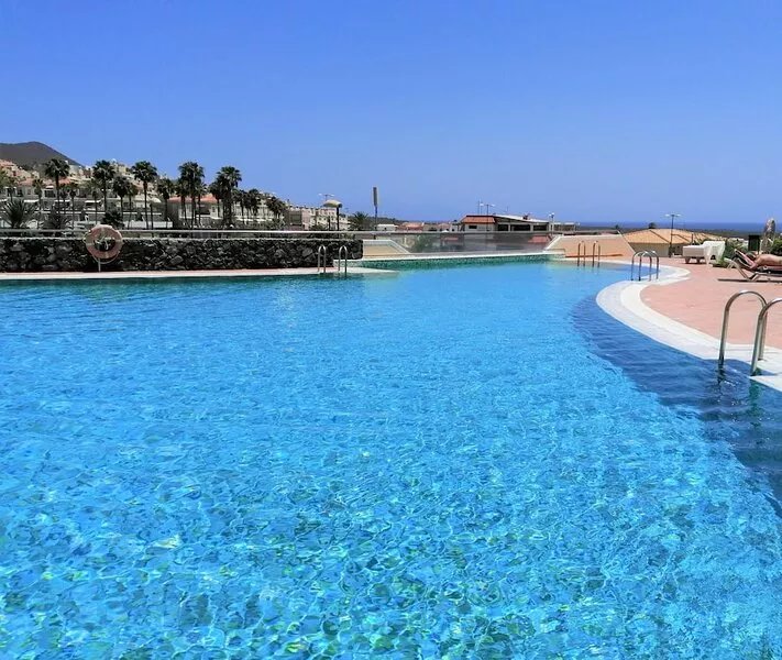 NEW APARTMENT IN THE HEART OF PALM MAR WITH BEAUTIFUL POOLS