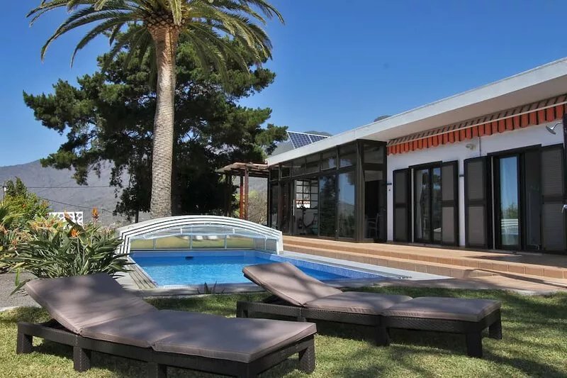 Casa Dos Dragos holiday home with pool and sea view