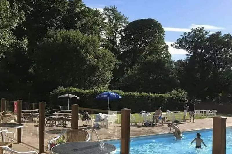 3 Bedroom Modernised Cabin in Snowdonia amazing walks, views & on site fishing
