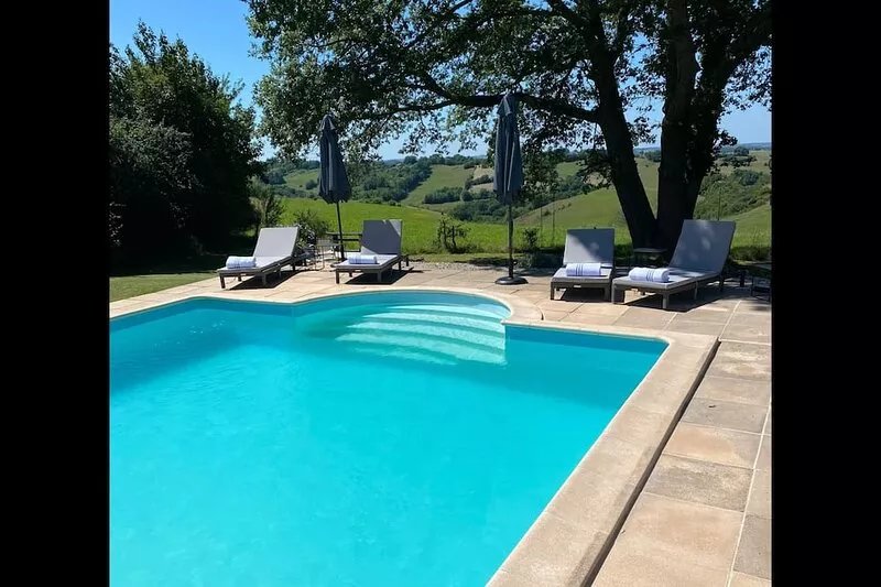 Spacious gite with large heated private swimming pool and new hot tub for 25!