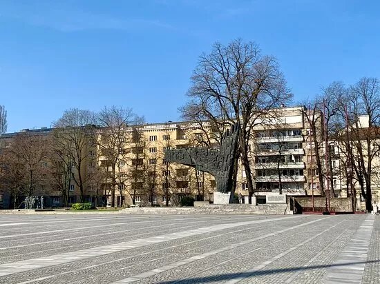 Spomenik revolucije