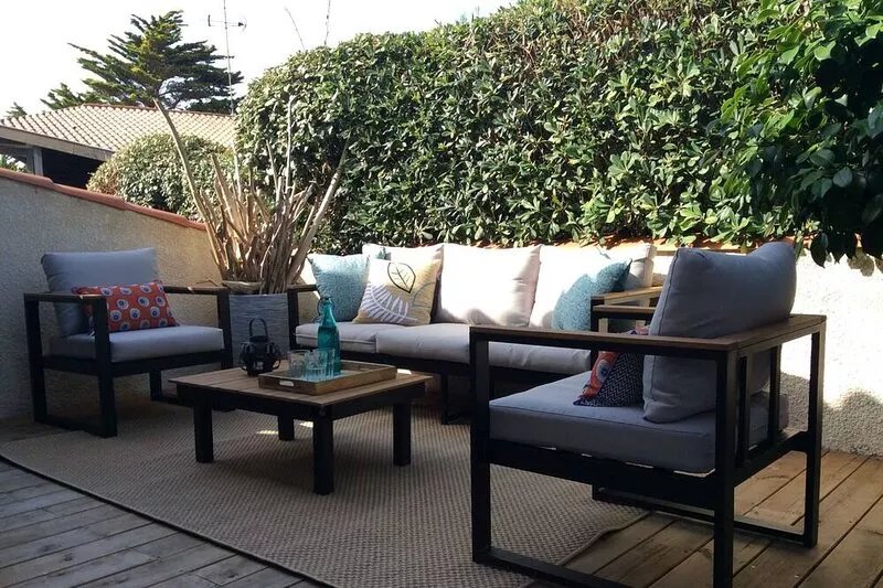 CHARMING VILLA PATIO IN A RESIDENCE WITH SWIMMING POOL 300M FROM THE OCEAN