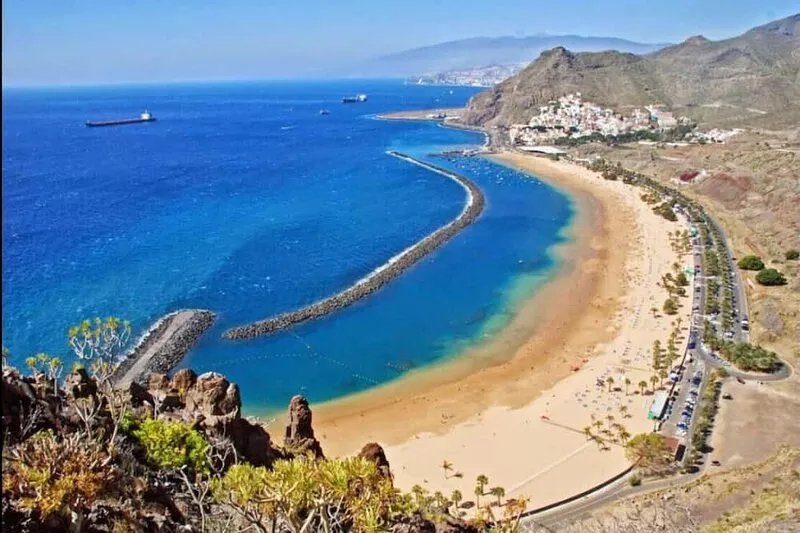 Exclusive Coastal House with Magnificent Terrace and wifi 1 minute from the