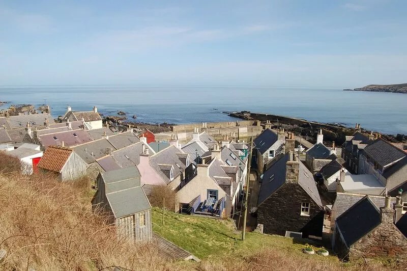 Sandend Cottage - in the picturesque 'get away from it all' fishing hamlet