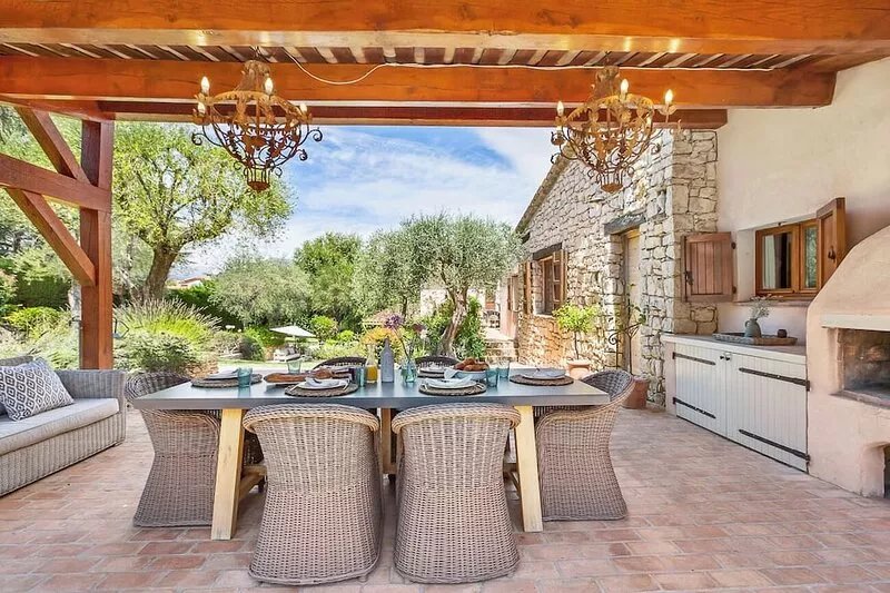 Charming villa 5 minutes walk to Valbonne village
