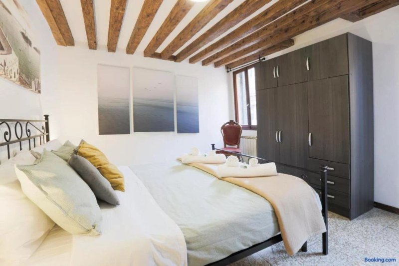 Santa Croce Guest House