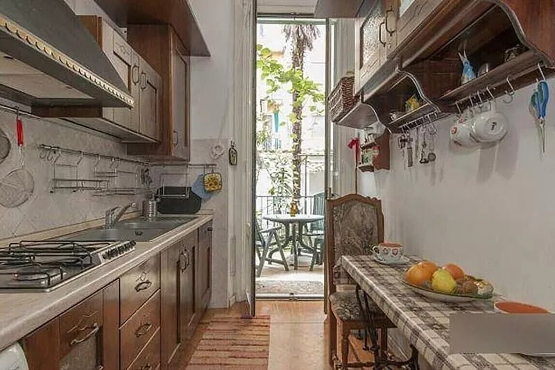 Milan: HOUSE WITH PRIVATE GARDEN AND PARKING