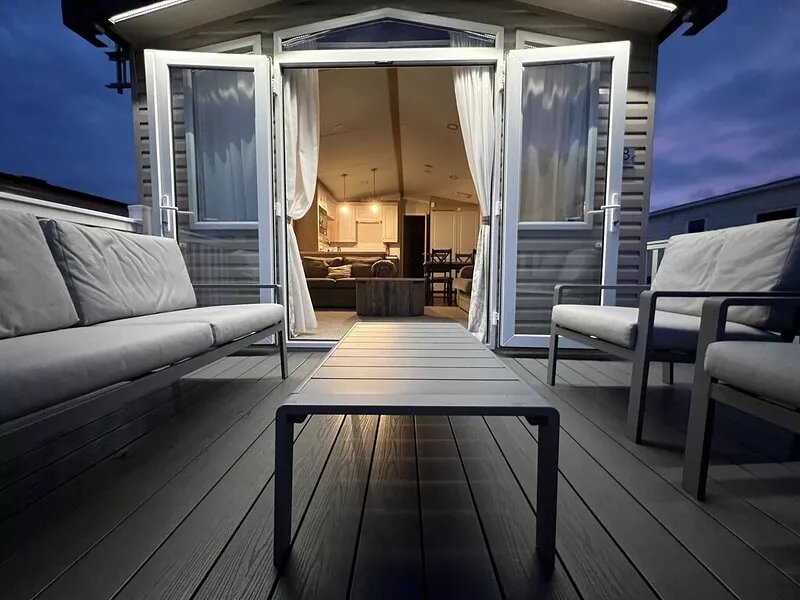 Exec Spec Holiday Home 5 minute walk from sandy beach