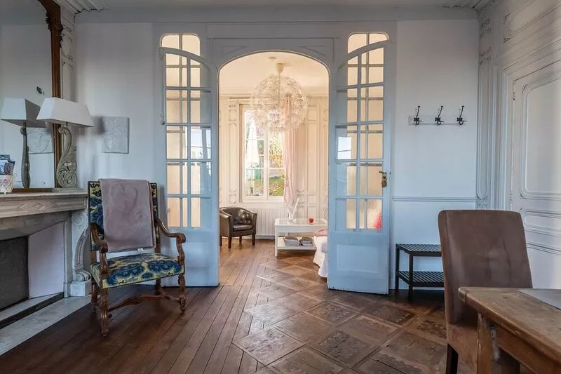 La Roseraie: large 2-room apartment with 200 sq.m garden in the heart of
