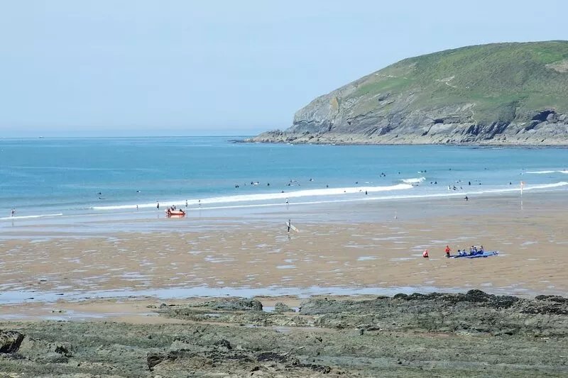 Manor Cottage, Croyde Village/sleeps 5/tucked away location/800m from beach