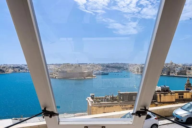 Valletta house with a view of the 3 cities