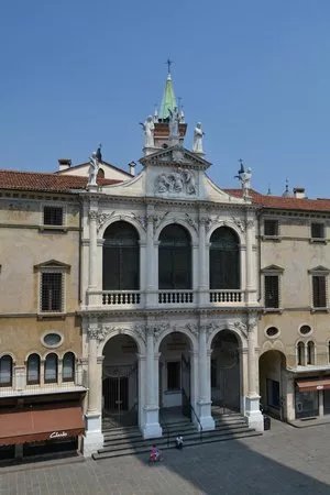 Il Palazzo del Monte di Pieta