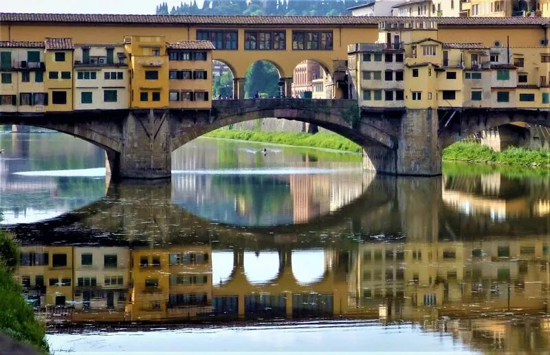 A Few Steps From Duomo, Bright and Quiet Apartment With Wifi and AC