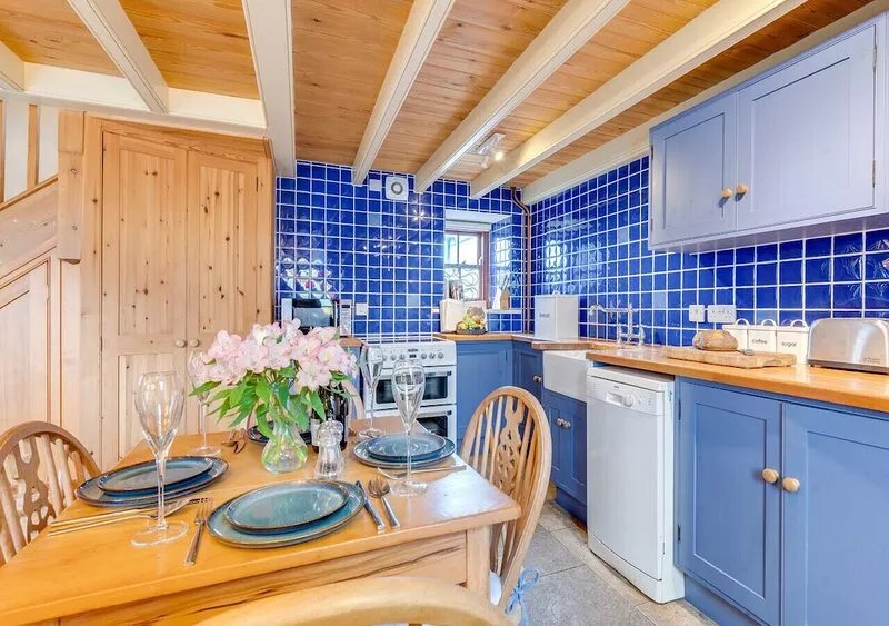Crown Mine Cottage - Two Bedroom House, Sleeps 3