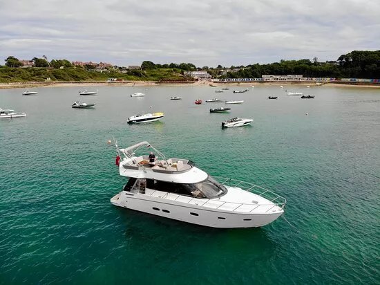 Oceanique Boat Charter