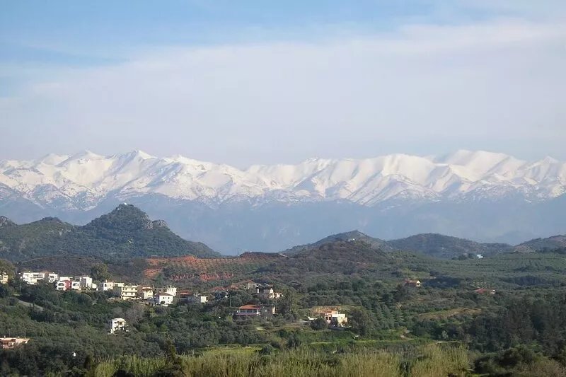 Ideal location! Quiet Family Villa up to 10pax, with Priv. Heated Pool 50 sq.m.