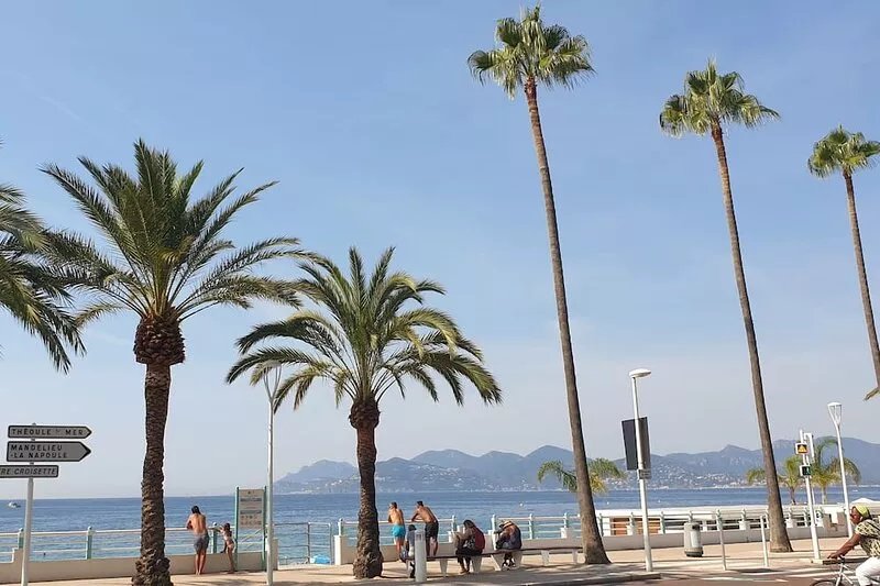 CANNES SEA VIEW 34 m² new apartment incl a large 6 m² balcony on the 5th Floor