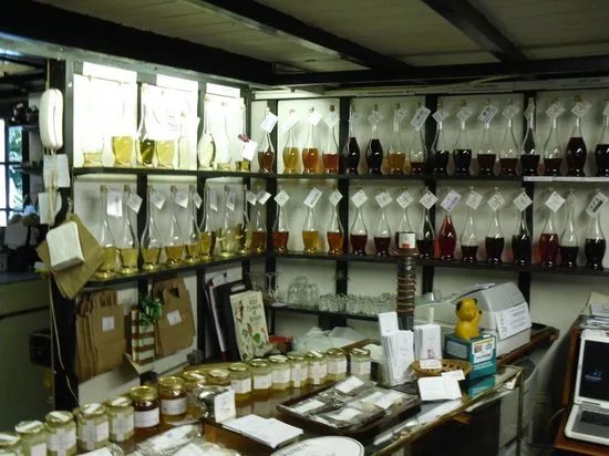 Snowdon Honey Farm and Winery