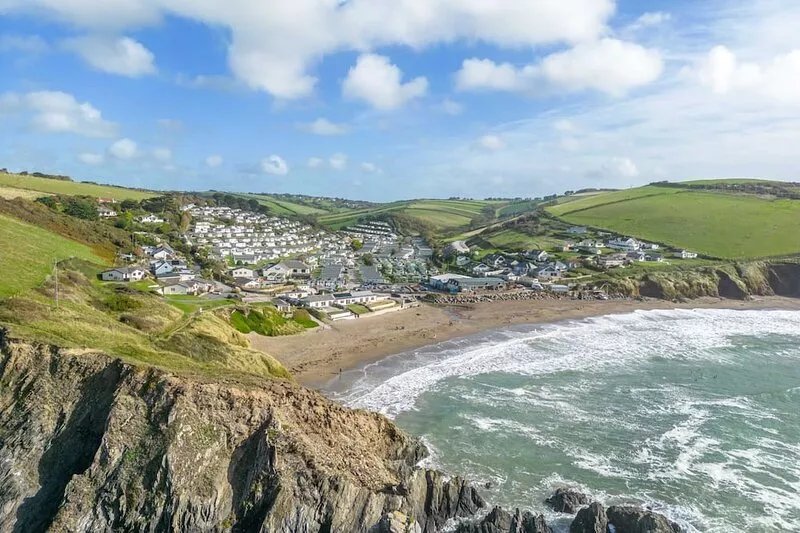Coast at Beachdown -  a house that sleeps 9 guests  in 4 bedrooms