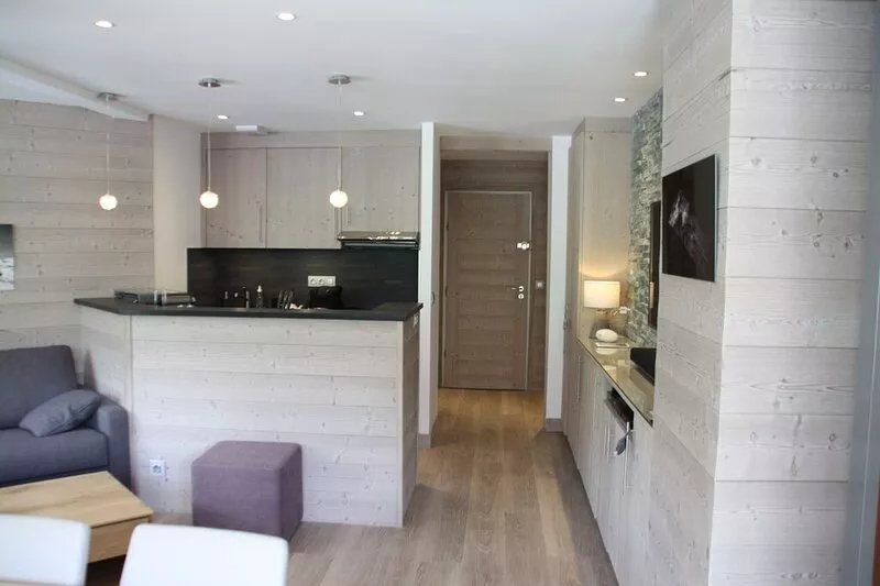 5 * apt at the foot of the slopes (2150m), 3 balconies, 3 iPads, loudspeaker in